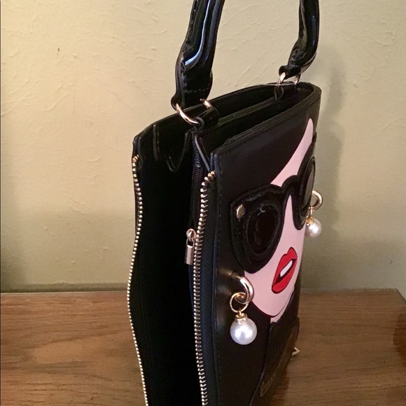 NOVELTY PURSE! 👛 - Picture 5 of 8